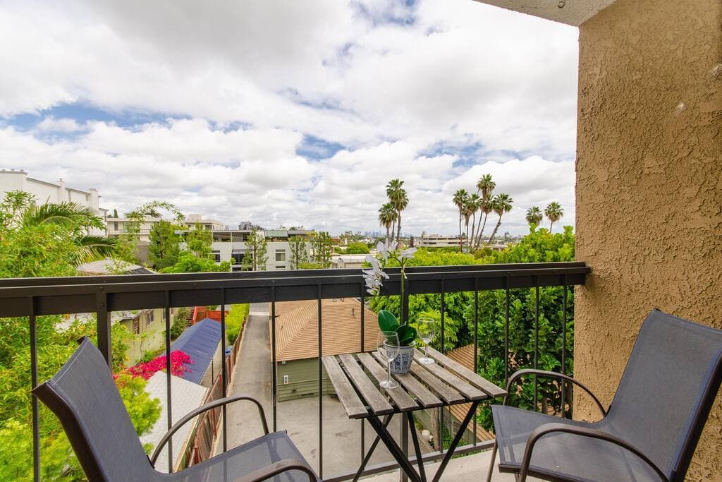 West Hollywood, Los Angeles — Luxury furnished apartment in West Hollywood, Los Angeles